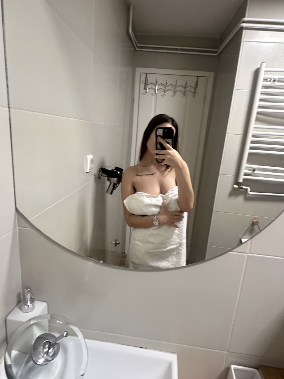 Butterfly pale busty brunette image 5